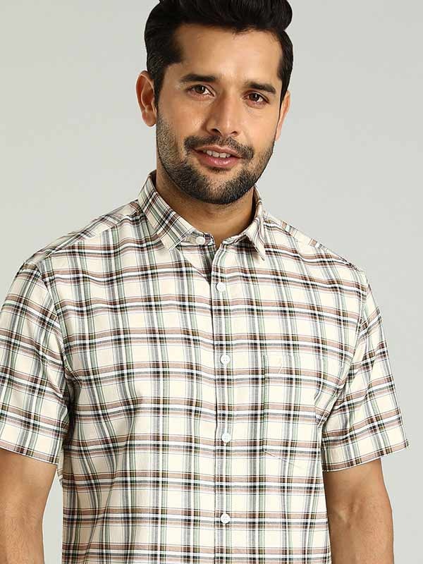 Indian Terrain Men's Regular Fit Half Sleeve Checkered Off White Shirt